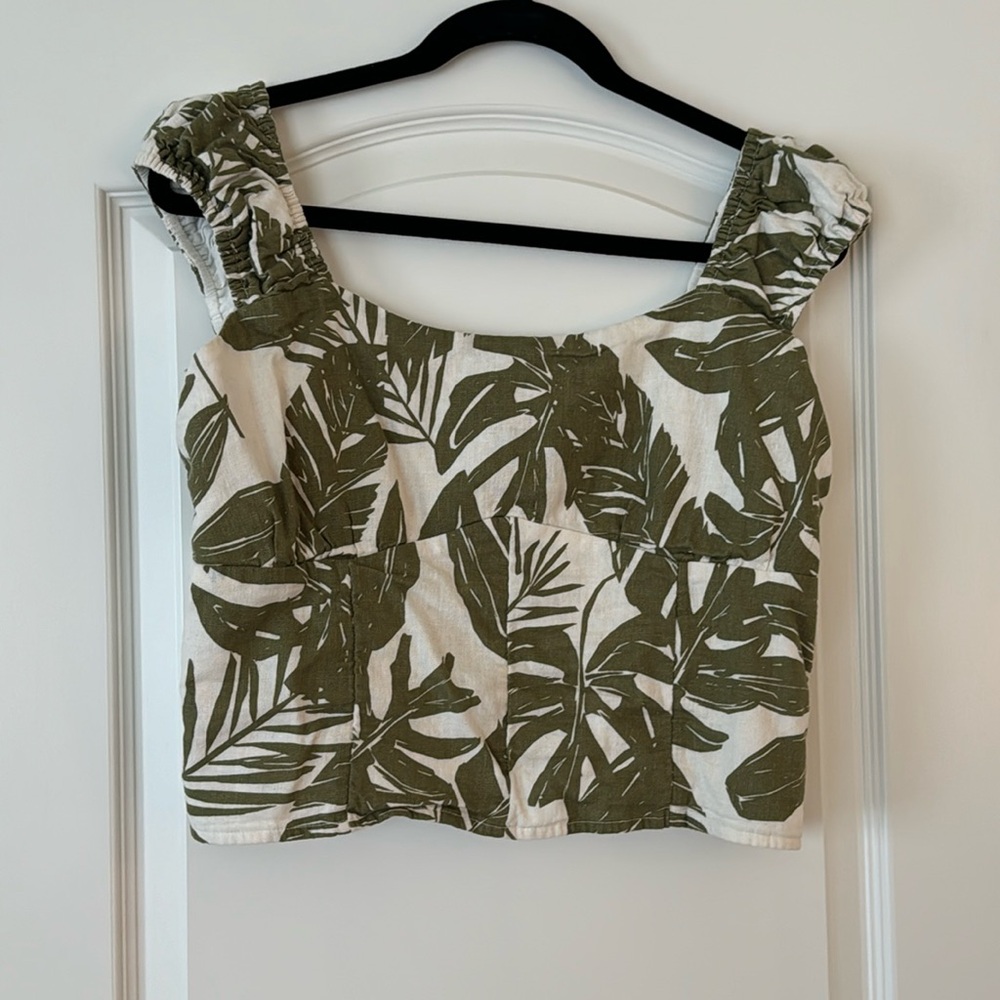 Abercrombie & Fitch Size XL | Palm Leaf Crop Top with Off the Shoulder Sleeves